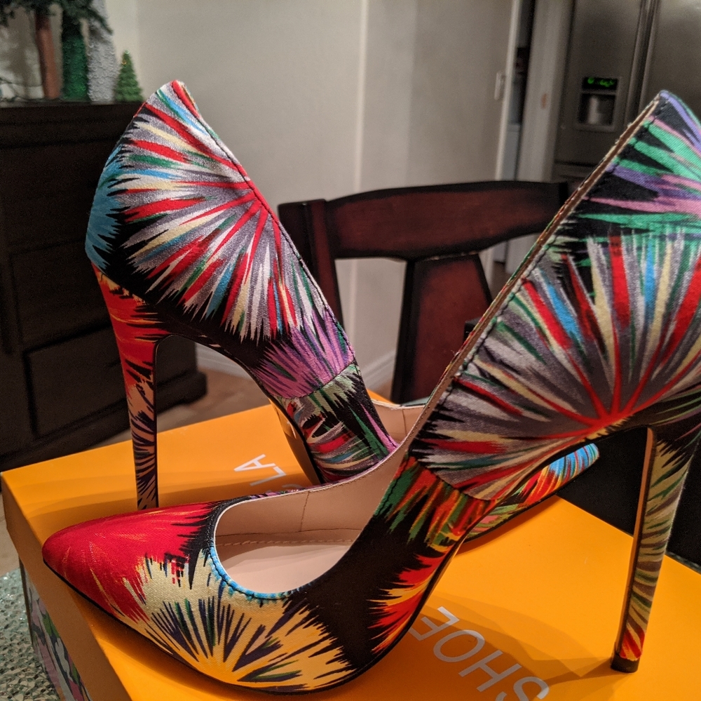 Shoes - Picture 3 of 4